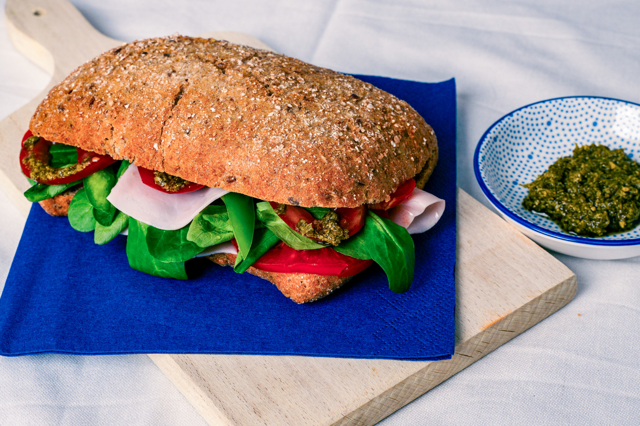 Abbildung von Mamma Mia Weckerl auf Schneidbrett