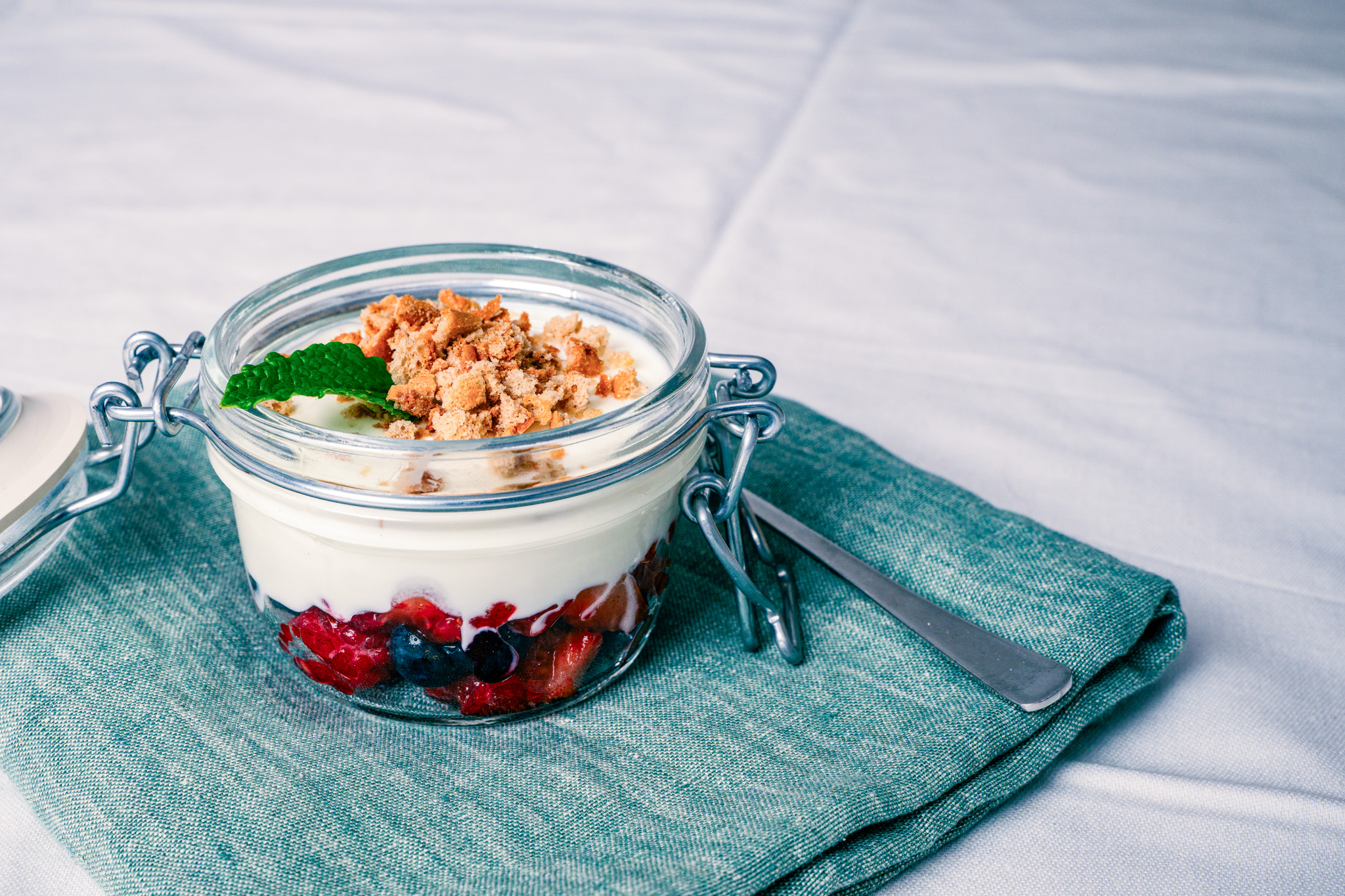 Abbildung von Vanille-Beeren-Wolke im Glas