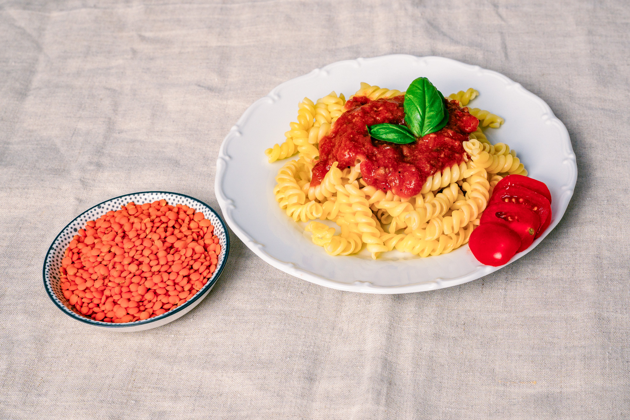 Abbildung von Fussilli mit Sauce Bolognese mit Linsen